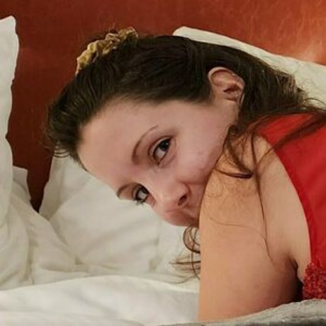 feetbeth naked star galleries