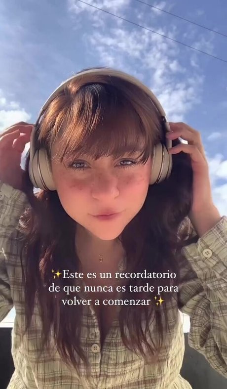 Josahandry Lia model hot photo