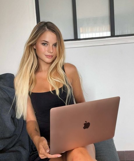 Nolwenn Dis star adult img