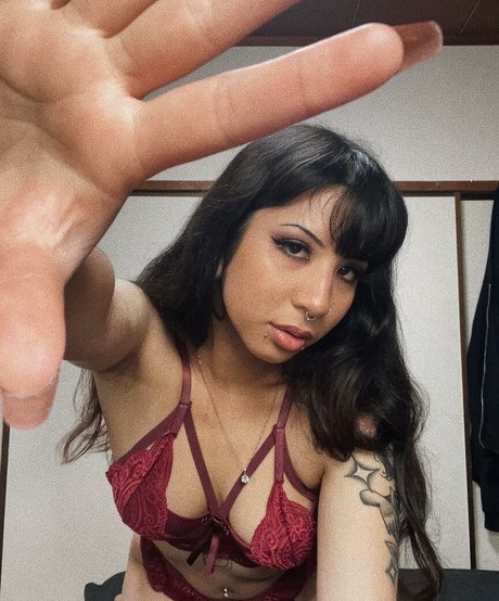 Death Heartt star exclusive pics