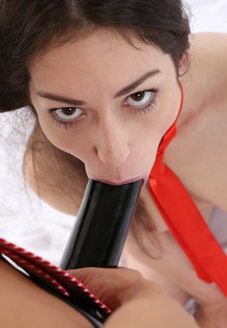 Arwen Gold model free picture