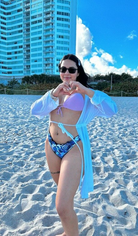 merloanii star sexy image