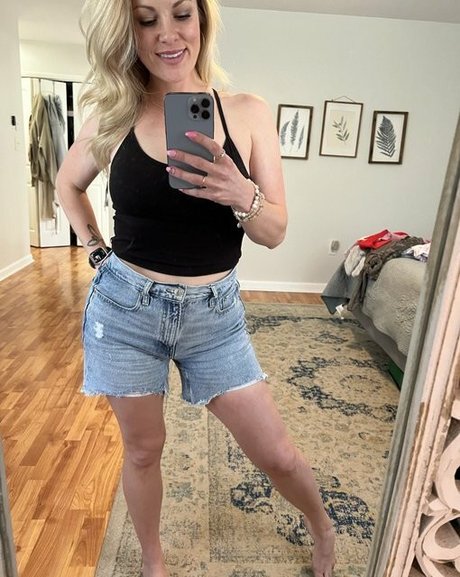 Sofya Brooke pretty actress galleries