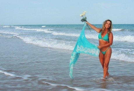 Bruna Lombardi hot star image