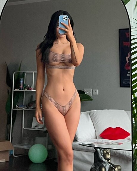 u188194773 exclusive model gallery