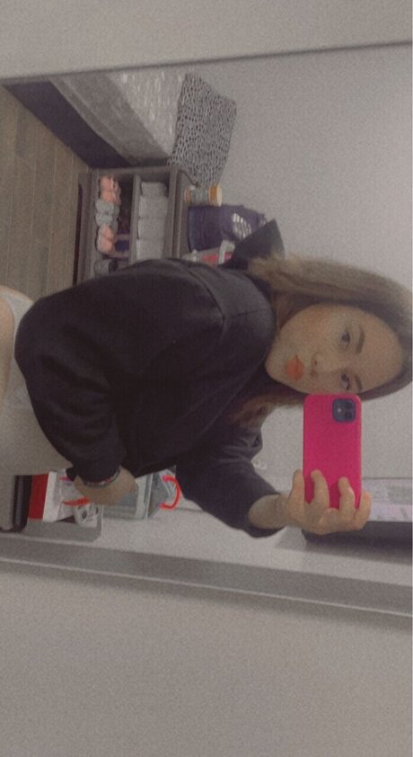 Xxxcarmsx sexy pornstar image