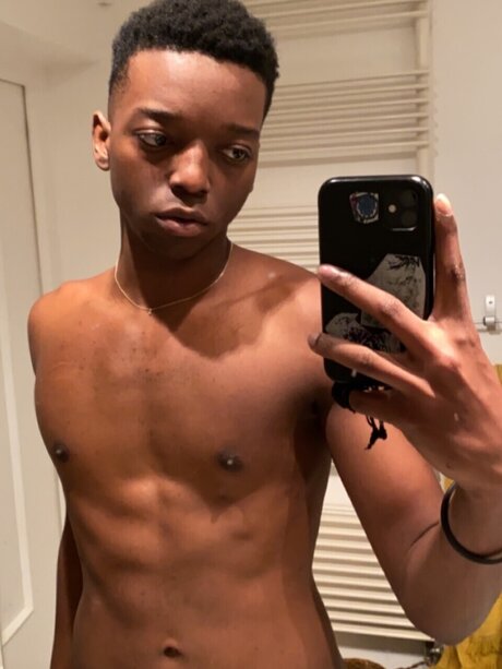 Manu Clout naked star archive