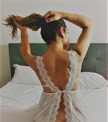 Erotic Amira nice actress gallery