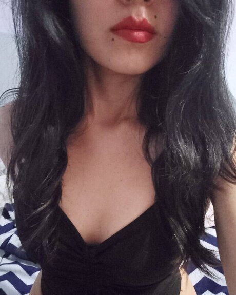 Gwen Stone model sexy pics