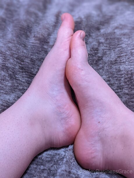 Grace SoleyBiz model pretty img