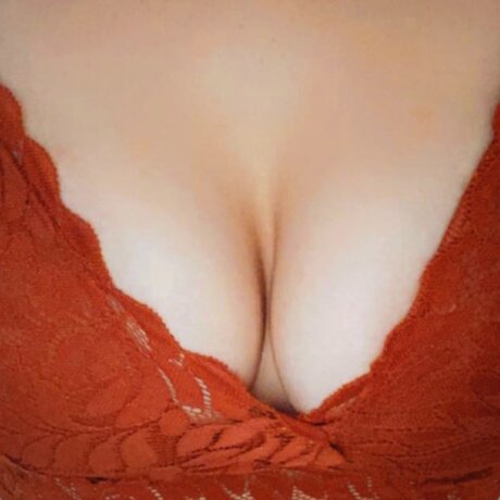 DHC27 porn model pictures