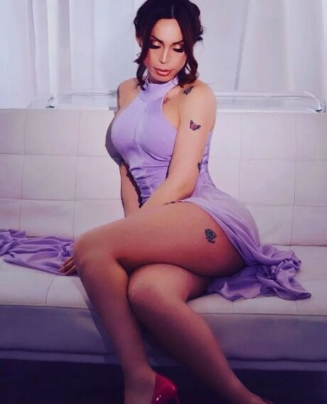 Helenadelacourx erotic star image