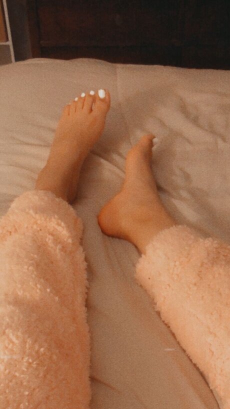 Beee model beautiful photo