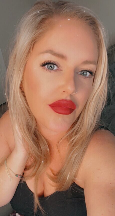 Rhay model free galleries