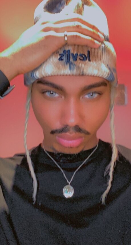 Supathroat model best gallery