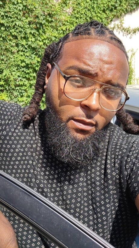 DJ YATES MR MAKE EM TWERK_ pornstar sexy img