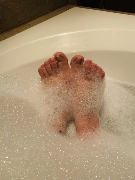 Saly s feets_ nudes star photo