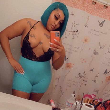 GlamDoll best pornstar img