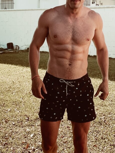 Jaime model top photo