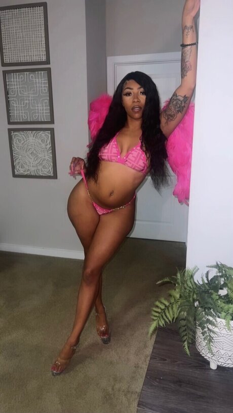 Kolaa high quality model image