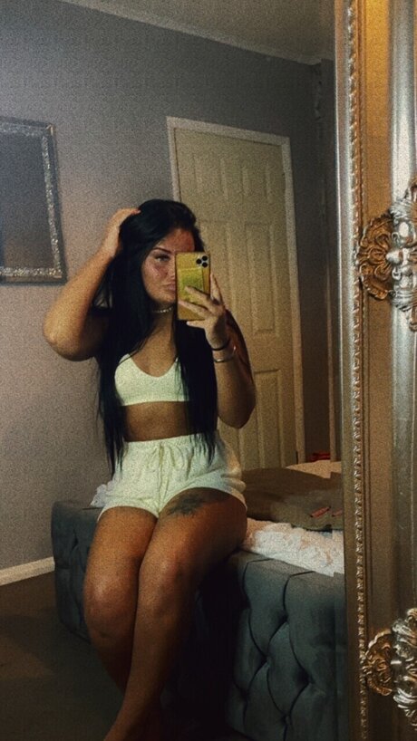 lucyanne star naked pics