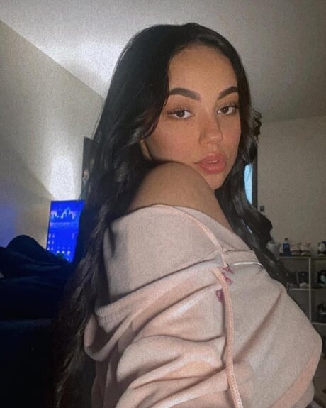 MAE STRO_ star pretty photo