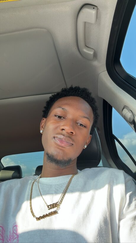 Mr Make U Moan model sex images