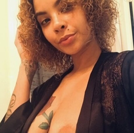 Aphroditebre model nude picture