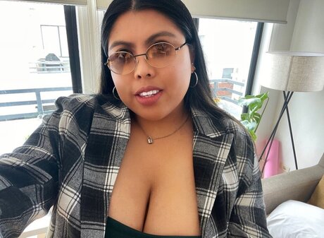 Sunshine Tongue nice model photo