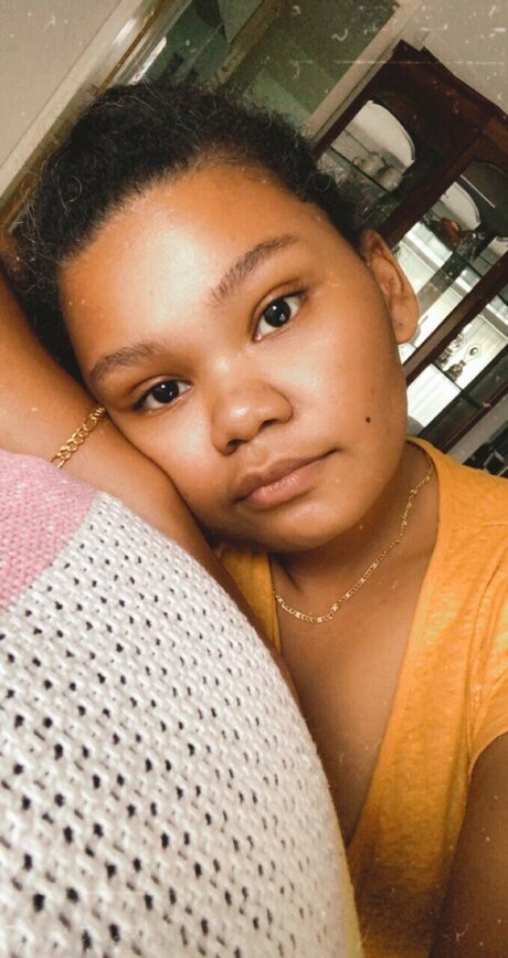 BigBlondeCurls pornstar nude gallery