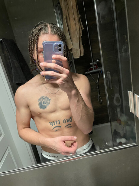 Panas So High erotic model pics