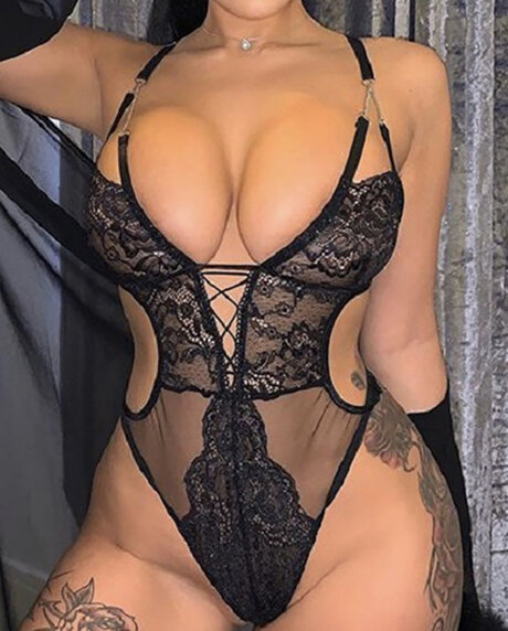 Persuasion22 model beautiful pic