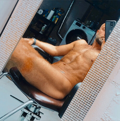 At4guy naked model photo