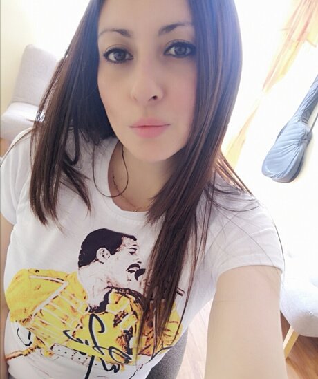 BE HAPPY_ erotic model pics