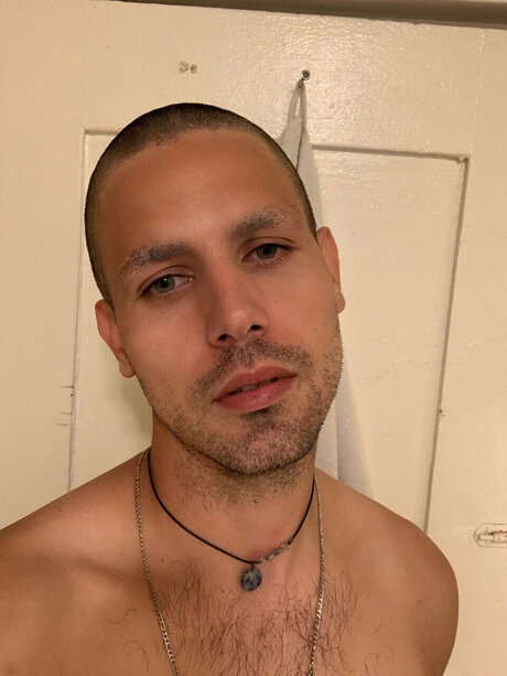 Hollertown sex model photos