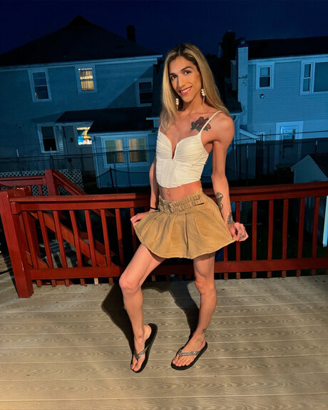 JuicyXJuju nude actress galleries