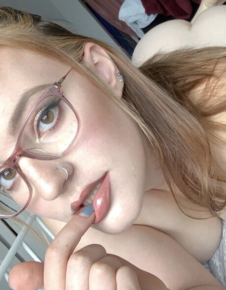 Penelope Fern model porn image