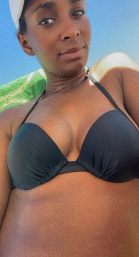 Kelliebeann pornstar top image