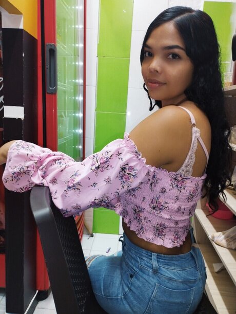 Vane Zumalave nudes model images