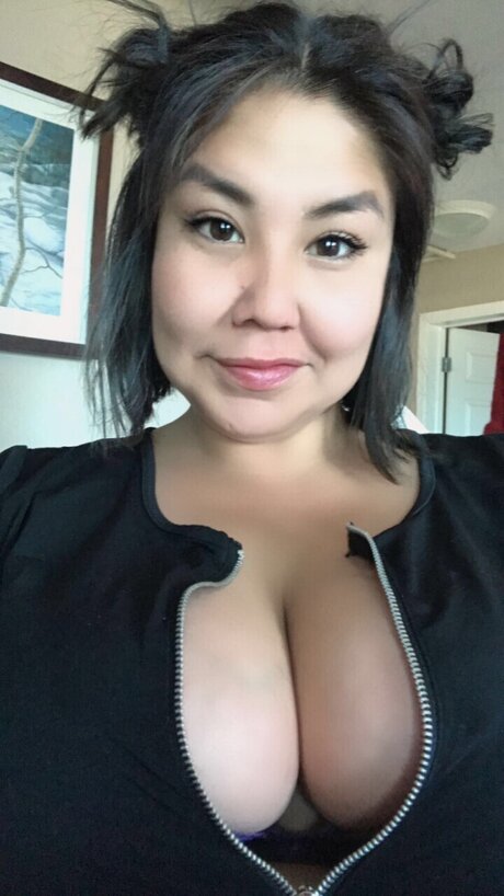 B Eddsa star adult picture