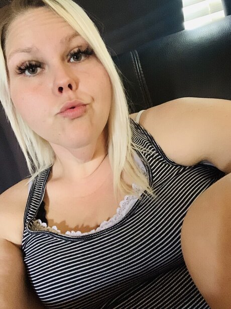 Autumn Nicoleeee free pornstar pictures