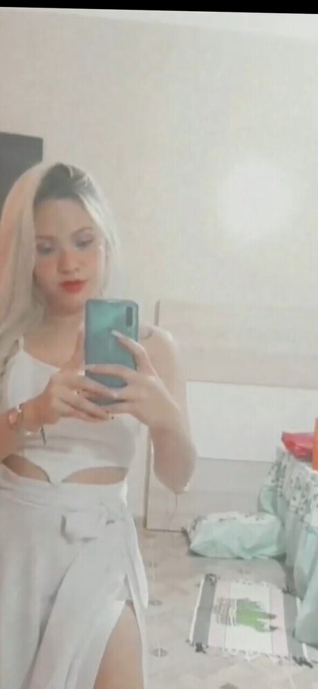 Estefaany Lara xxx pornstar img