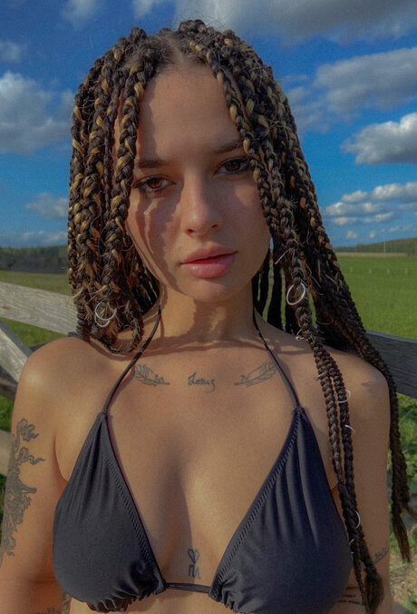 Bela erotic model images