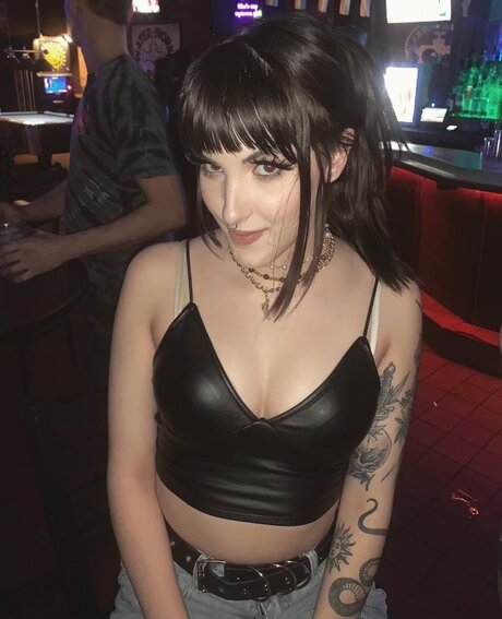 Hellish sex star pics