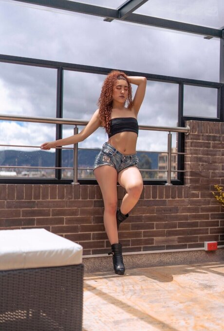 Alejandra Pineda model nice images