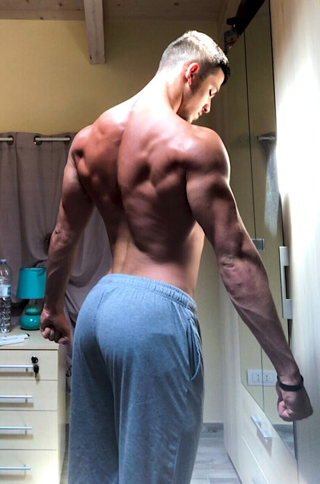 BuilderBoy xxx star photos