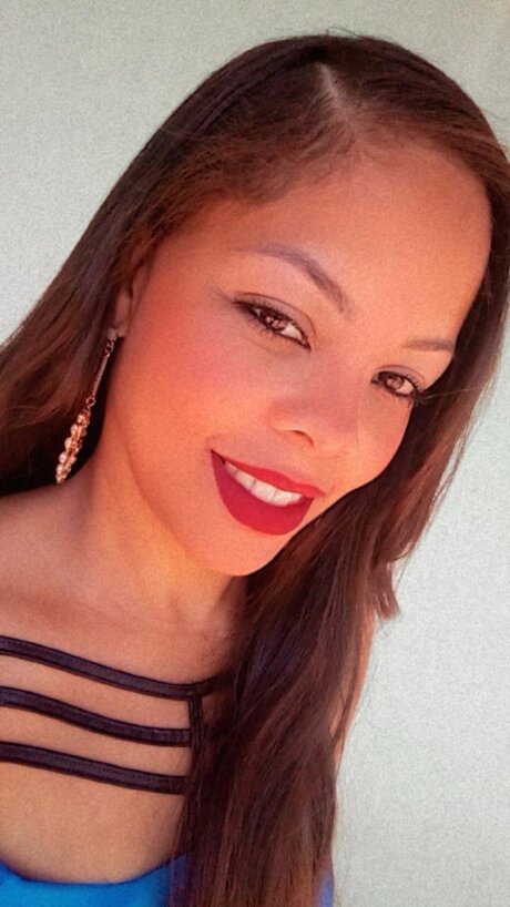 Suellen hd actress img