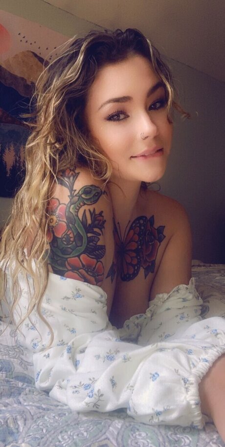 Alysins97 model top image