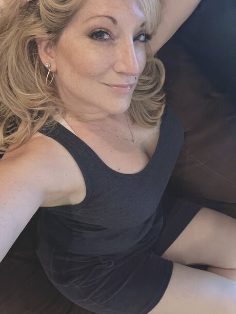 Yourneighborhoodmom pretty actress archive