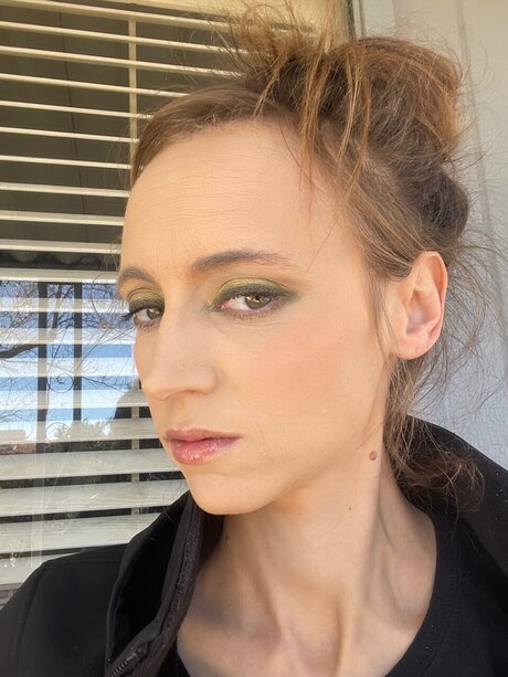 Britsch model nude image